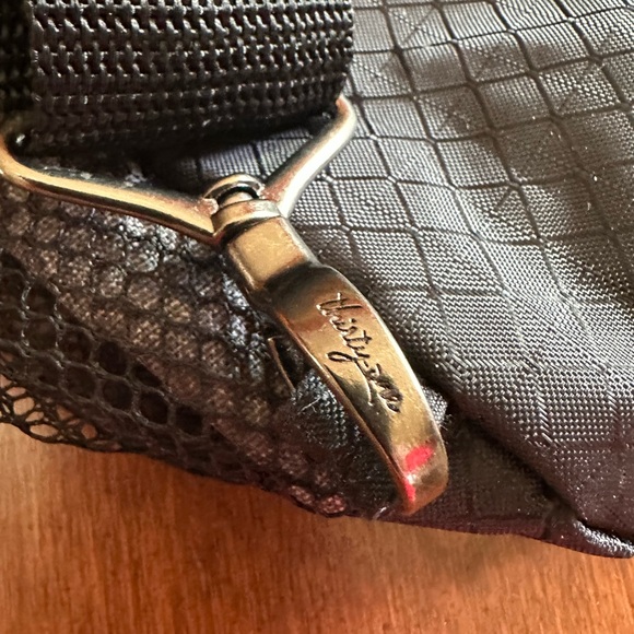 NWOT Thirty-One Signature Sling Bag - NEVER USED (see details) - Picture 4 of 4